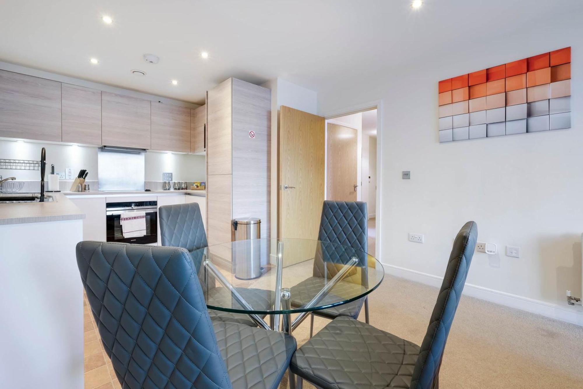 Alder House Serviced Apartment Maidenhead By 360Stays Eksteriør billede