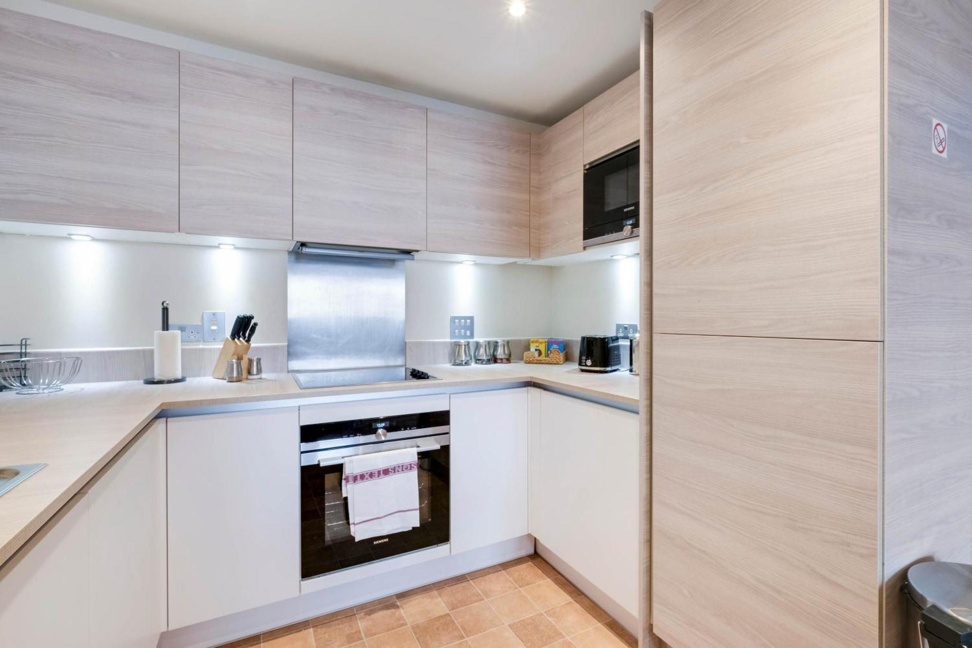 Alder House Serviced Apartment Maidenhead By 360Stays Eksteriør billede