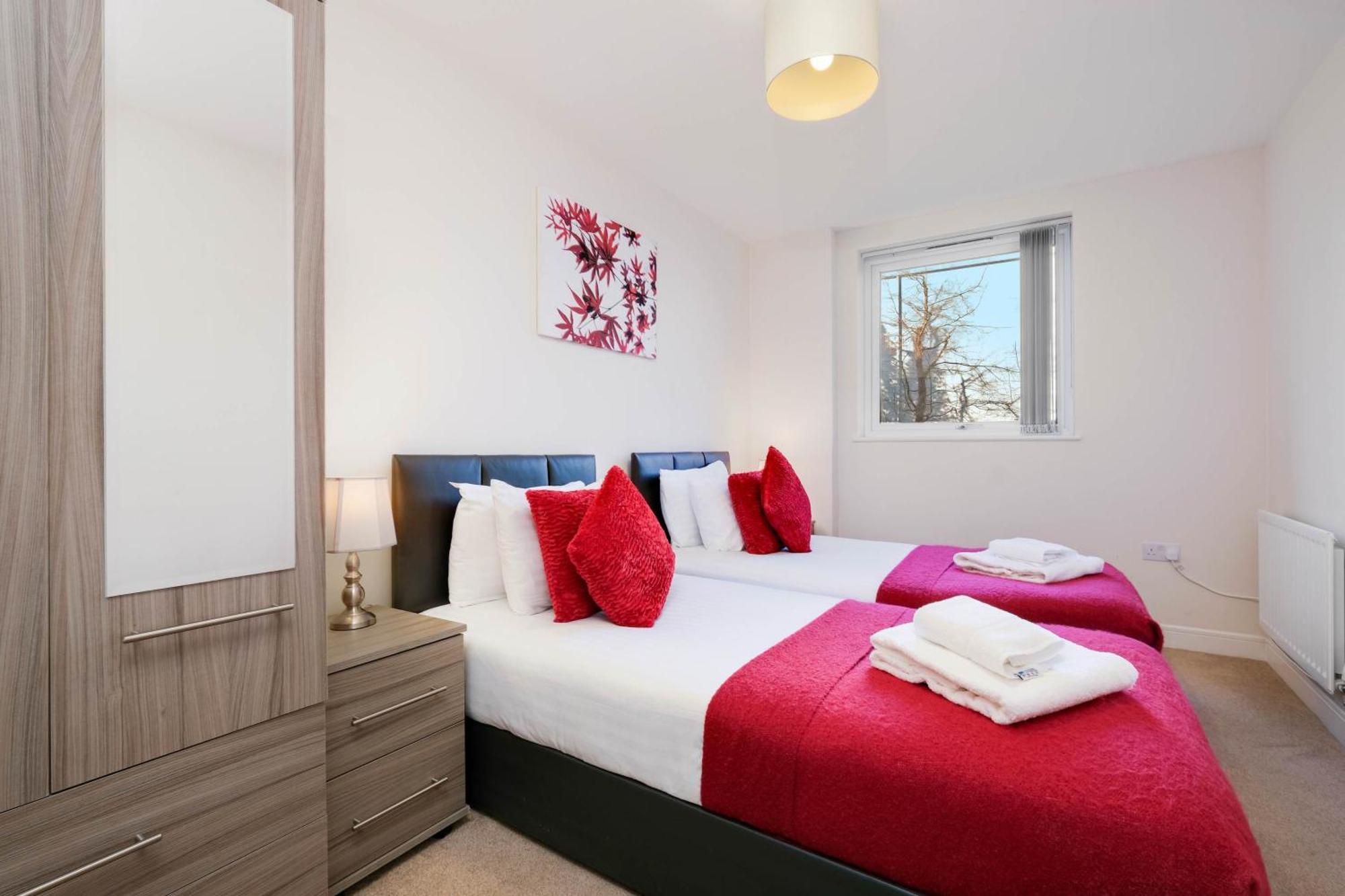 Alder House Serviced Apartment Maidenhead By 360Stays Eksteriør billede