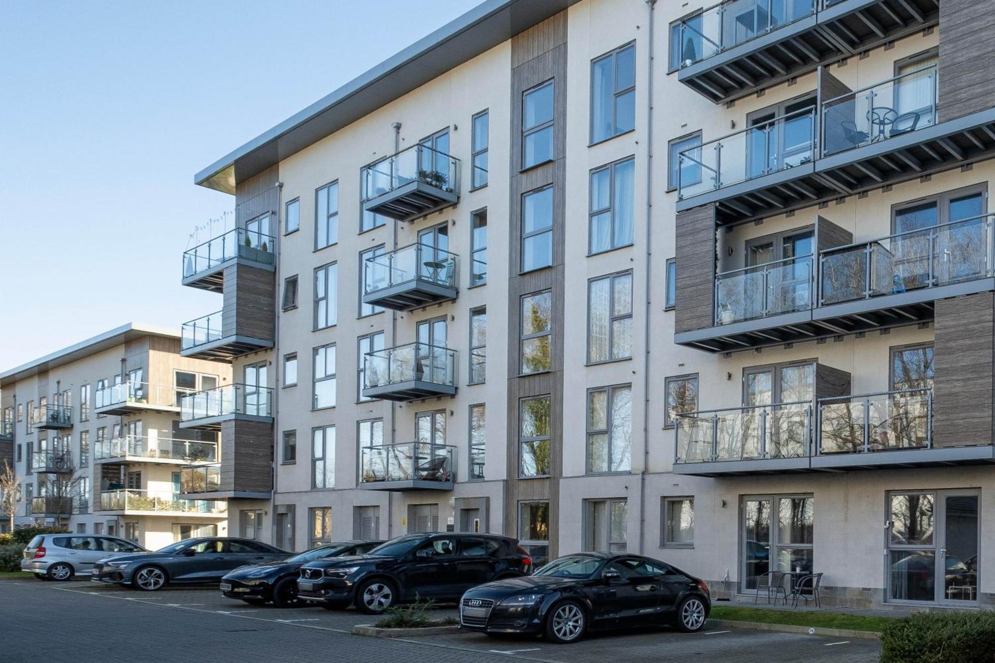 Alder House Serviced Apartment Maidenhead By 360Stays Eksteriør billede